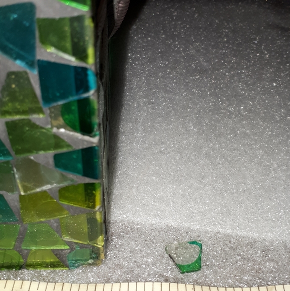 Stained glass basket/vase - Picture 4 of 4